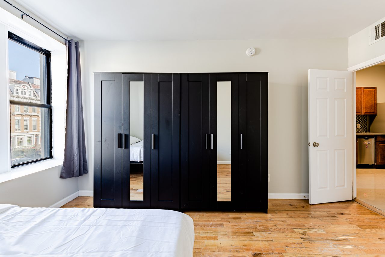  #1571: Prospect Lefferts Gardens - Queen Bedroom A  -  #1571: Prospect Lefferts Gardens  - Gallery -  1