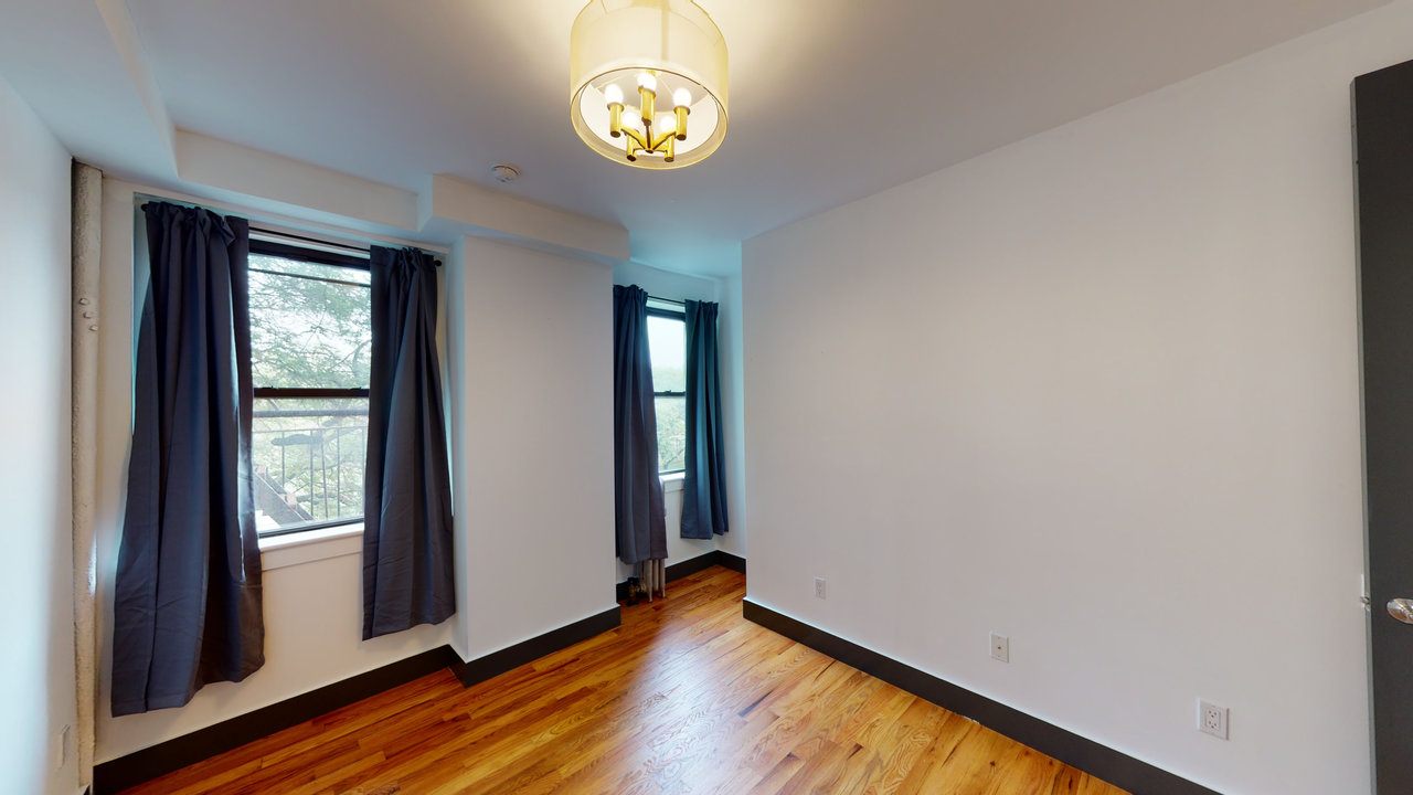 #485: Prospect Lefferts Gardens - Queen Bedroom A - 2