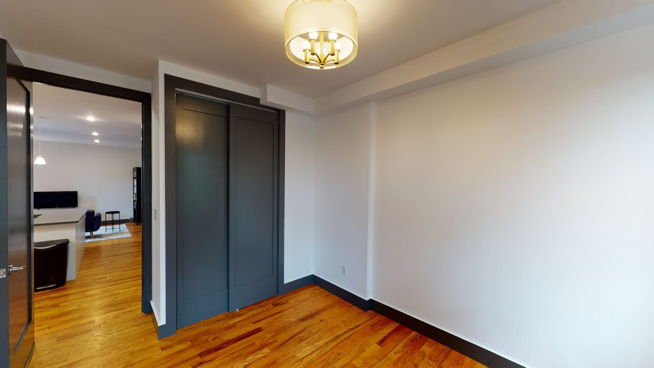 #485: Prospect Lefferts Gardens - Queen Bedroom A - 4
