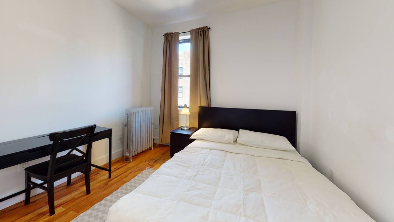 #485: Prospect Lefferts Gardens - Queen Bedroom E - #485: Prospect Lefferts Gardens - Gallery - 3