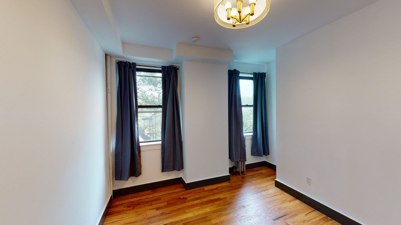 #485: Prospect Lefferts Gardens - Queen Bedroom D - #485: Prospect Lefferts Gardens - Gallery - 3