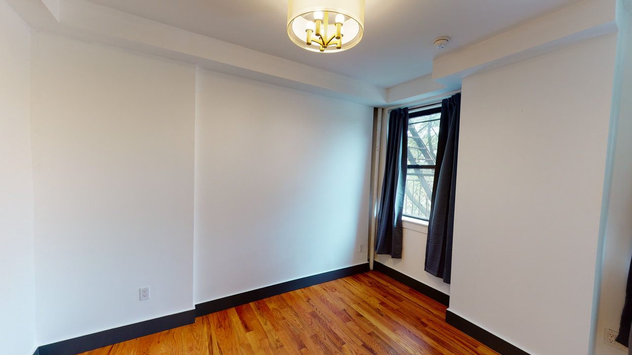 #485: Prospect Lefferts Gardens - Queen Bedroom C - 4