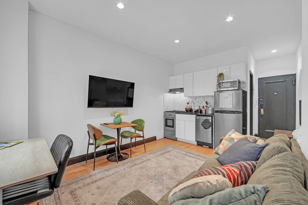 #693: East Village - 1 Bedroom (Full) - #693: East Village - Gallery - 2