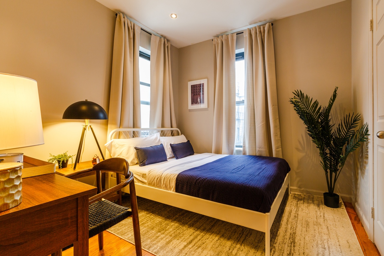 #363: Upper West Side - Queen Bedroom C - 1