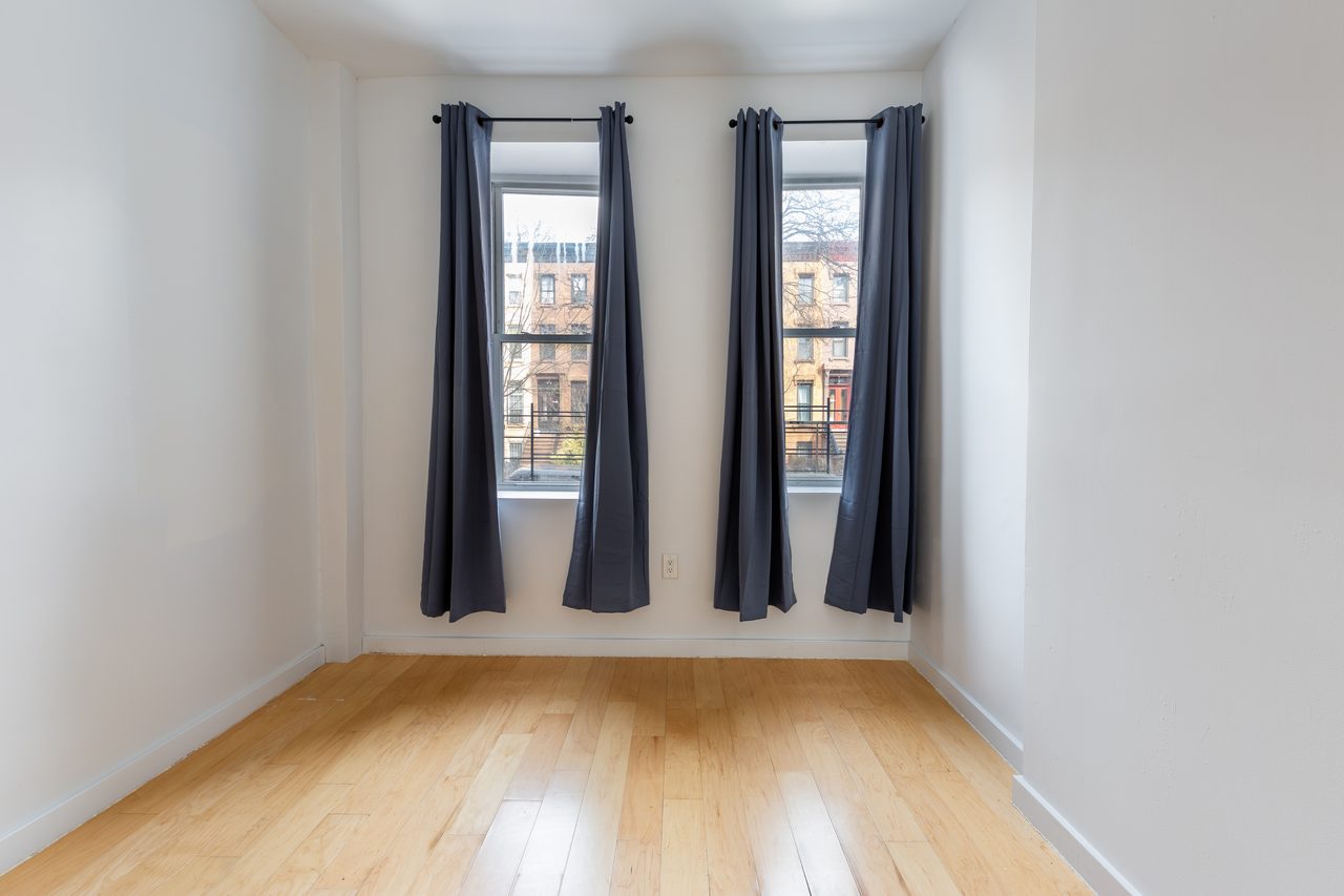 #963: Bedford-Stuyvesant - Full Bedroom A - #963: Bedford-Stuyvesant - Gallery - 3