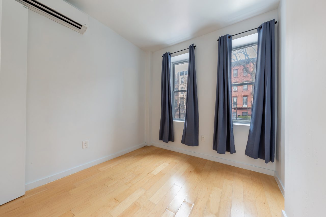 #963: Bedford-Stuyvesant - Full Bedroom A - #963: Bedford-Stuyvesant - Gallery - 1