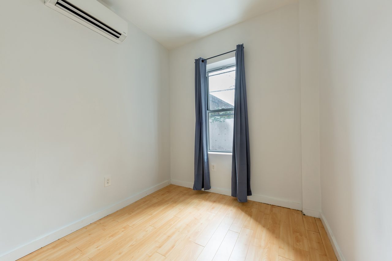  #963: Bedford-Stuyvesant - Full Bedroom D  -  #963: Bedford-Stuyvesant  - Gallery -  18