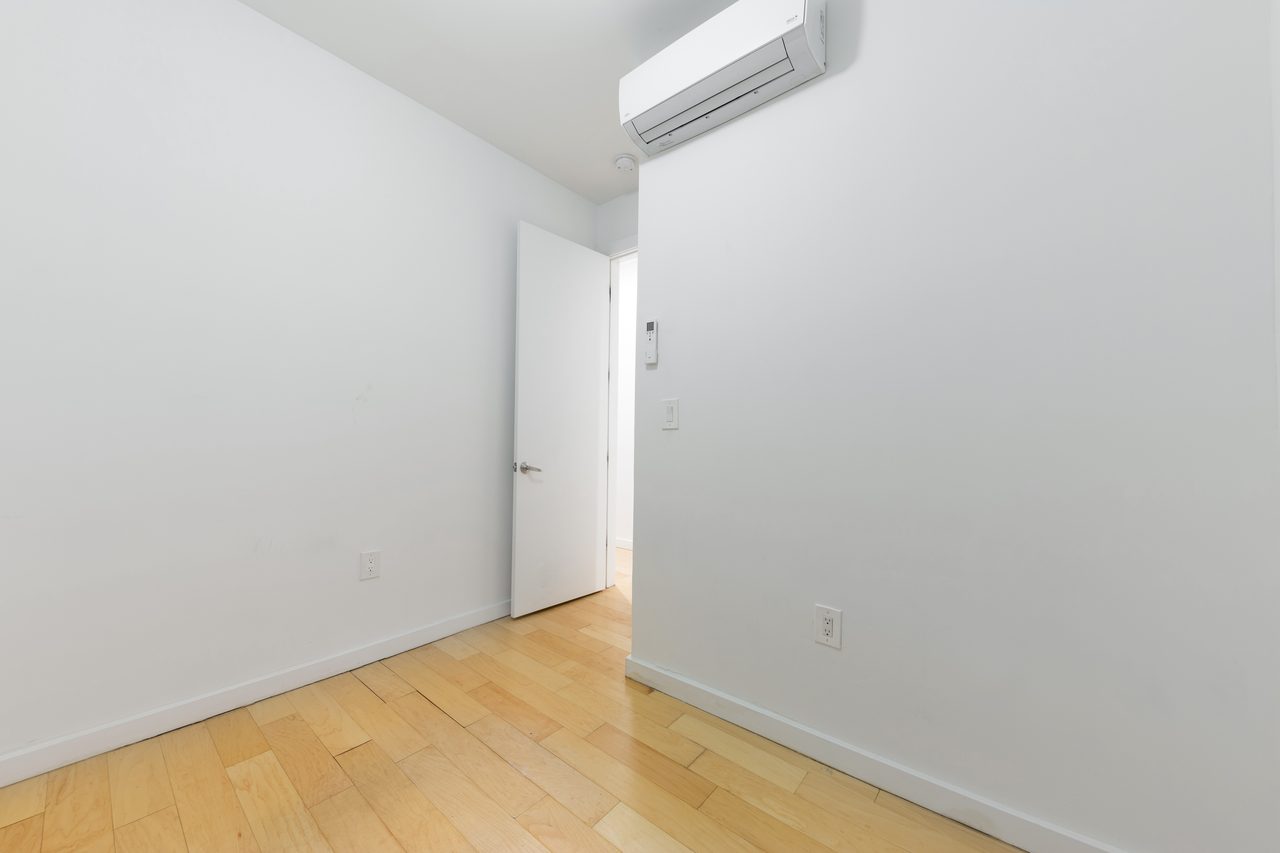  #963: Bedford-Stuyvesant - Full Bedroom B  -  #963: Bedford-Stuyvesant  - Gallery -  17