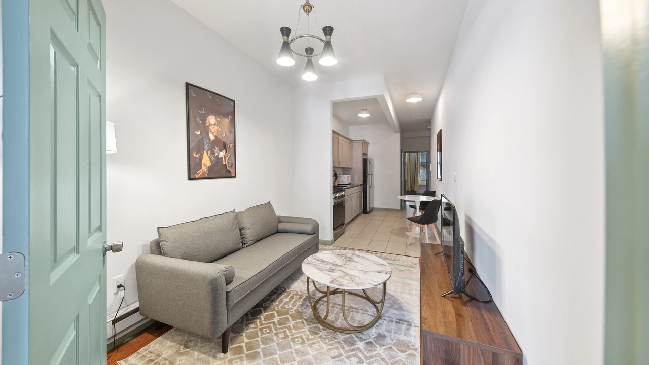 #580: East Harlem - Queen Bedroom A - 9