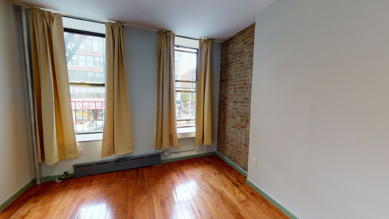 #580: East Harlem - Queen Bedroom A - 12
