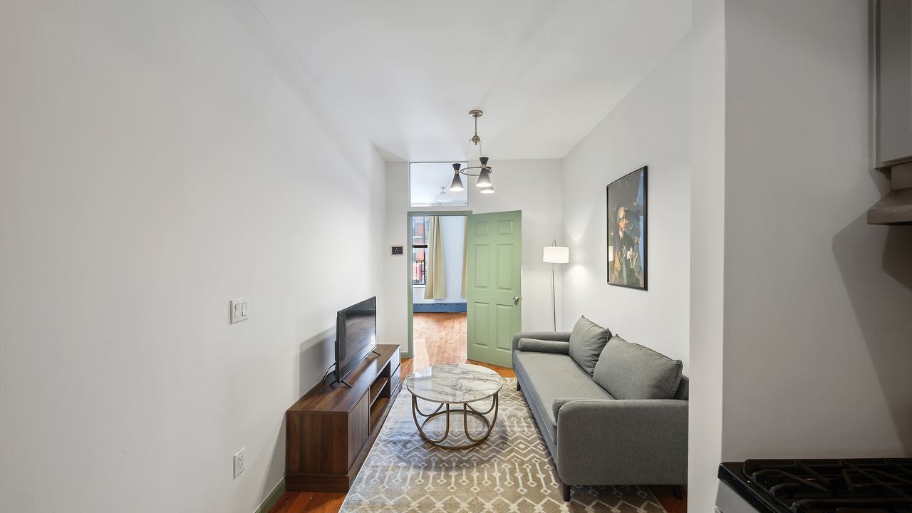 #580: East Harlem - Queen Bedroom A - #580: East Harlem - Gallery - 8