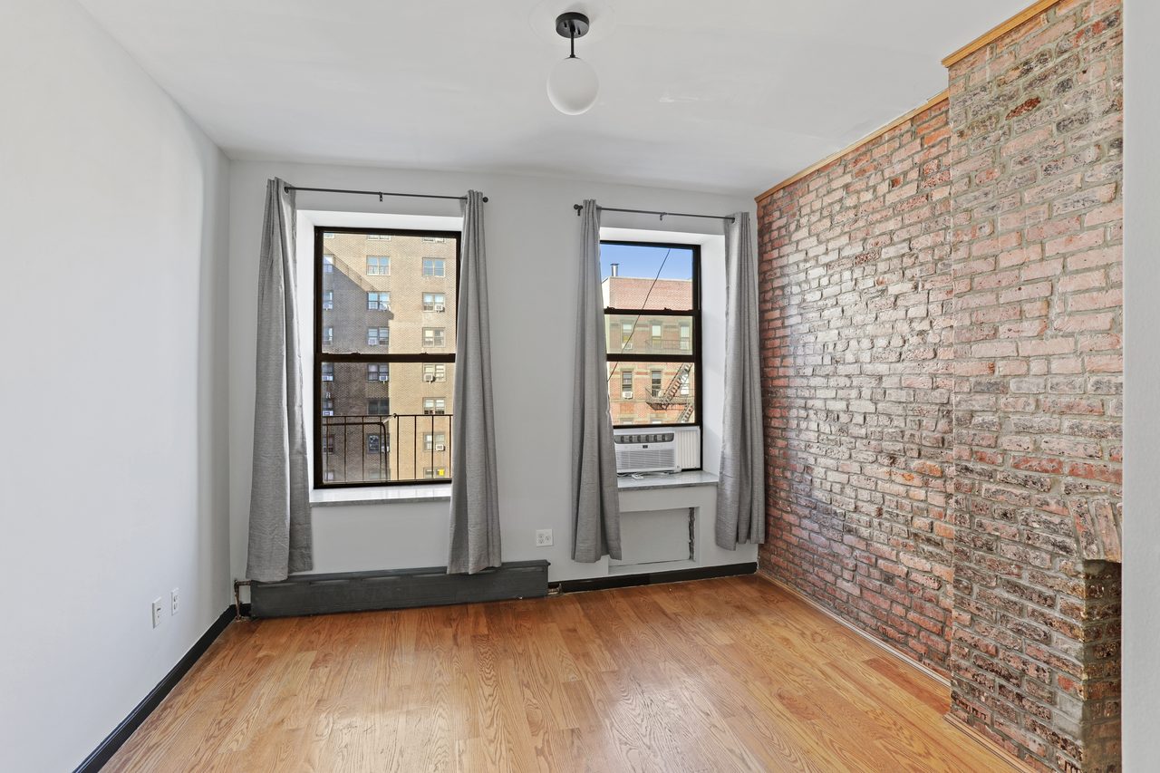  #578: East Harlem - Queen Bedroom A W/ Private Bathroom  -  #578: East Harlem  - Gallery -  11