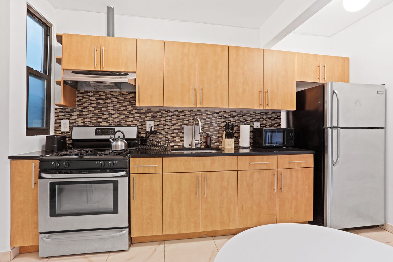  #578: East Harlem - Queen Bedroom B  -  #578: East Harlem  - Gallery -  4