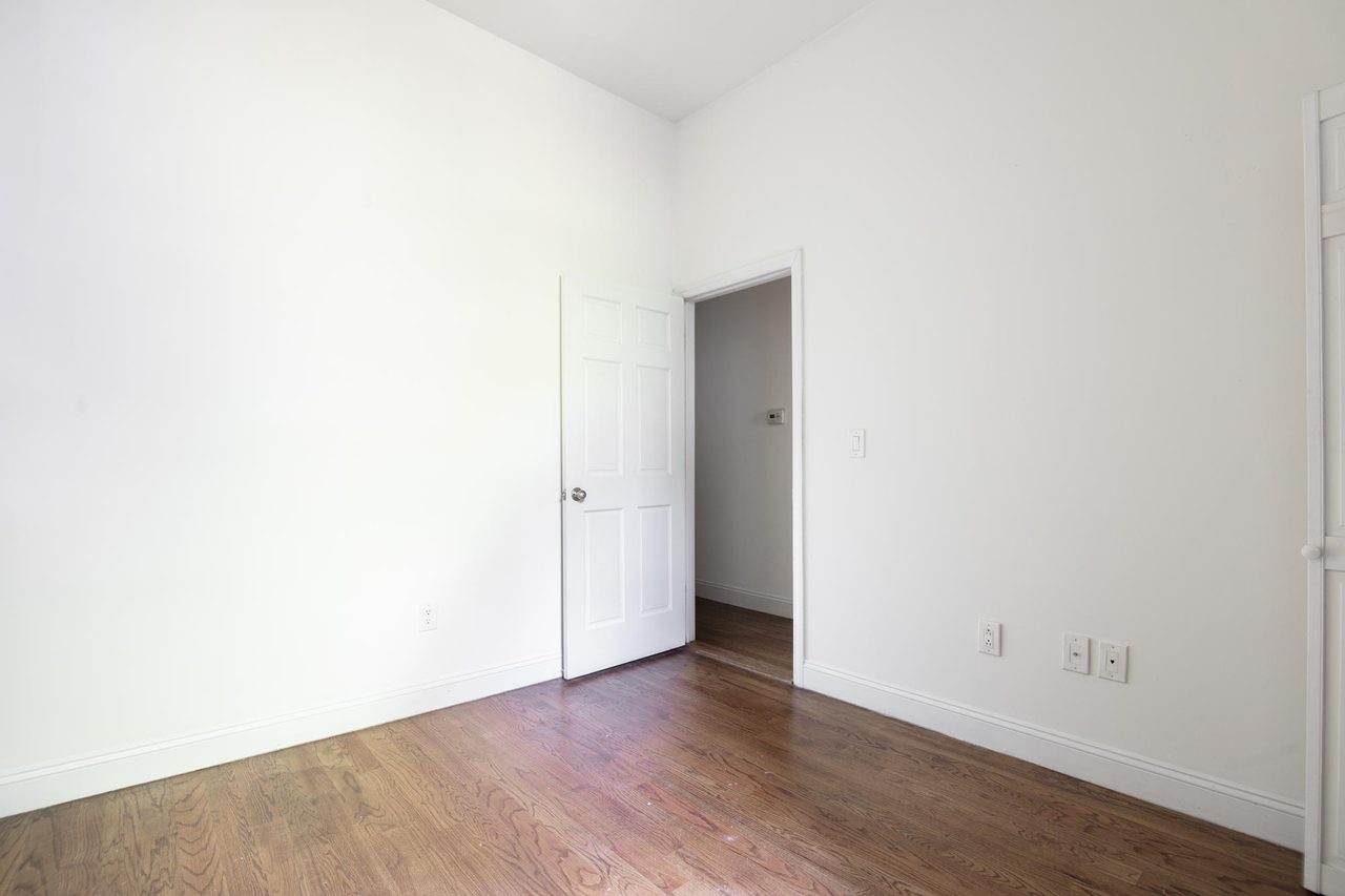  #1597: Crown Heights - Full Bedroom C  -  #1597: Crown Heights  - Gallery -  13