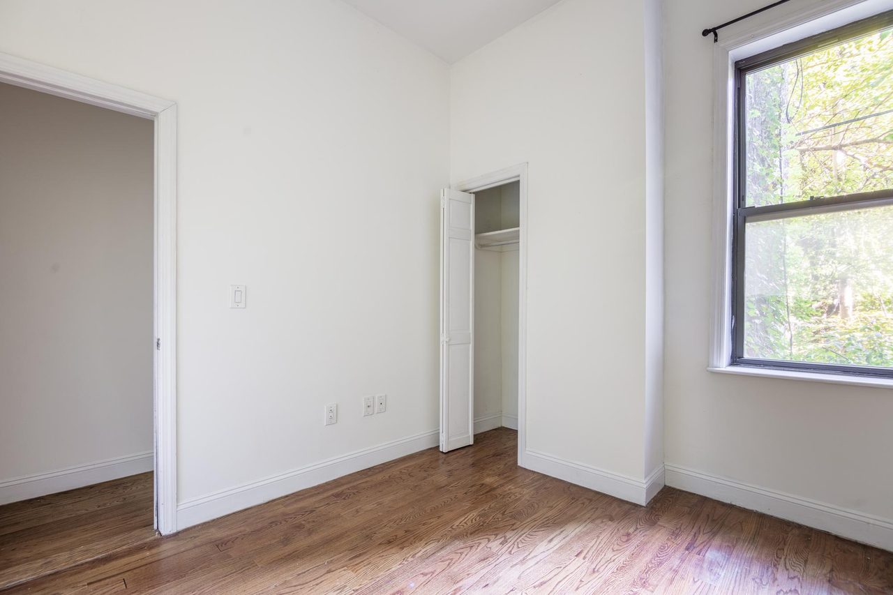  #1597: Crown Heights - Full Bedroom C  -  #1597: Crown Heights  - Gallery -  11