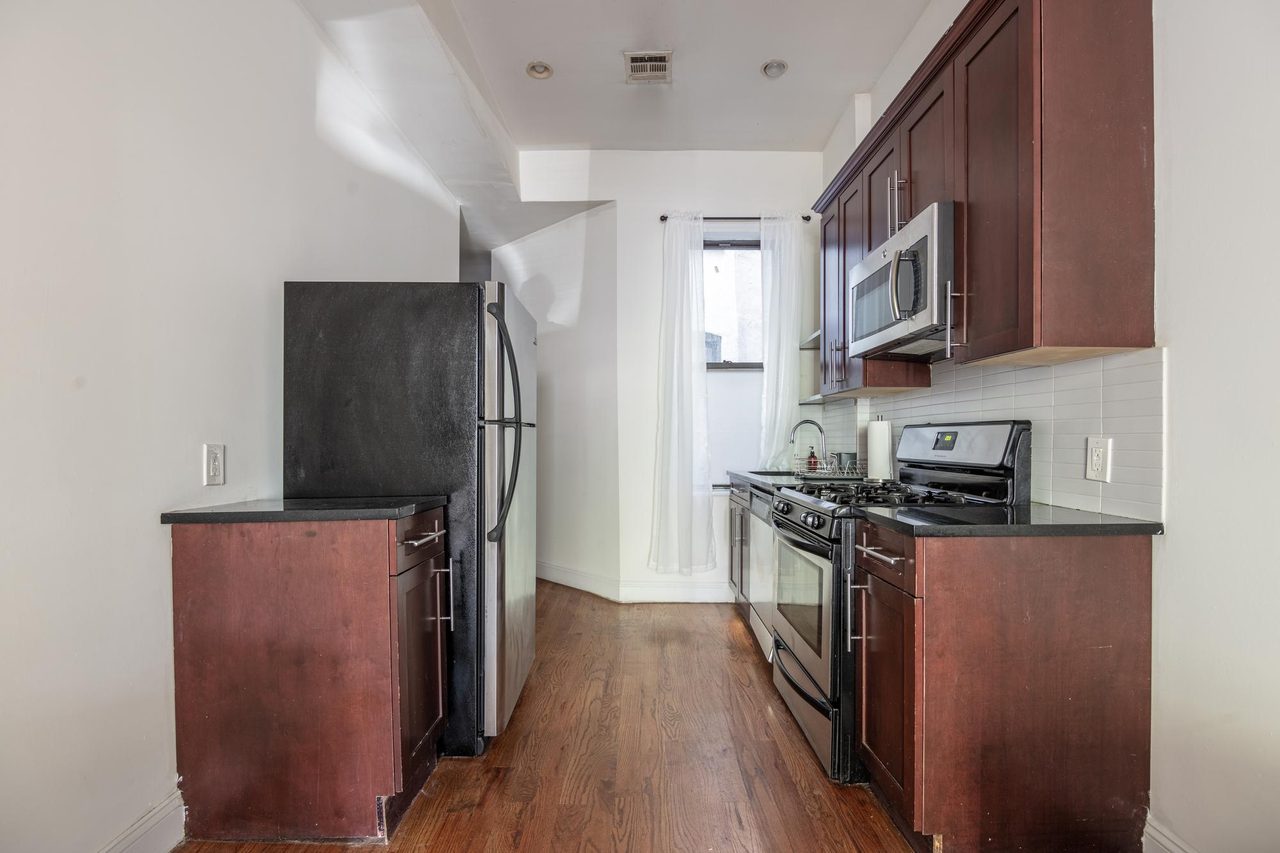 #1597: Crown Heights - Full Bedroom C - #1597: Crown Heights - Gallery - 18