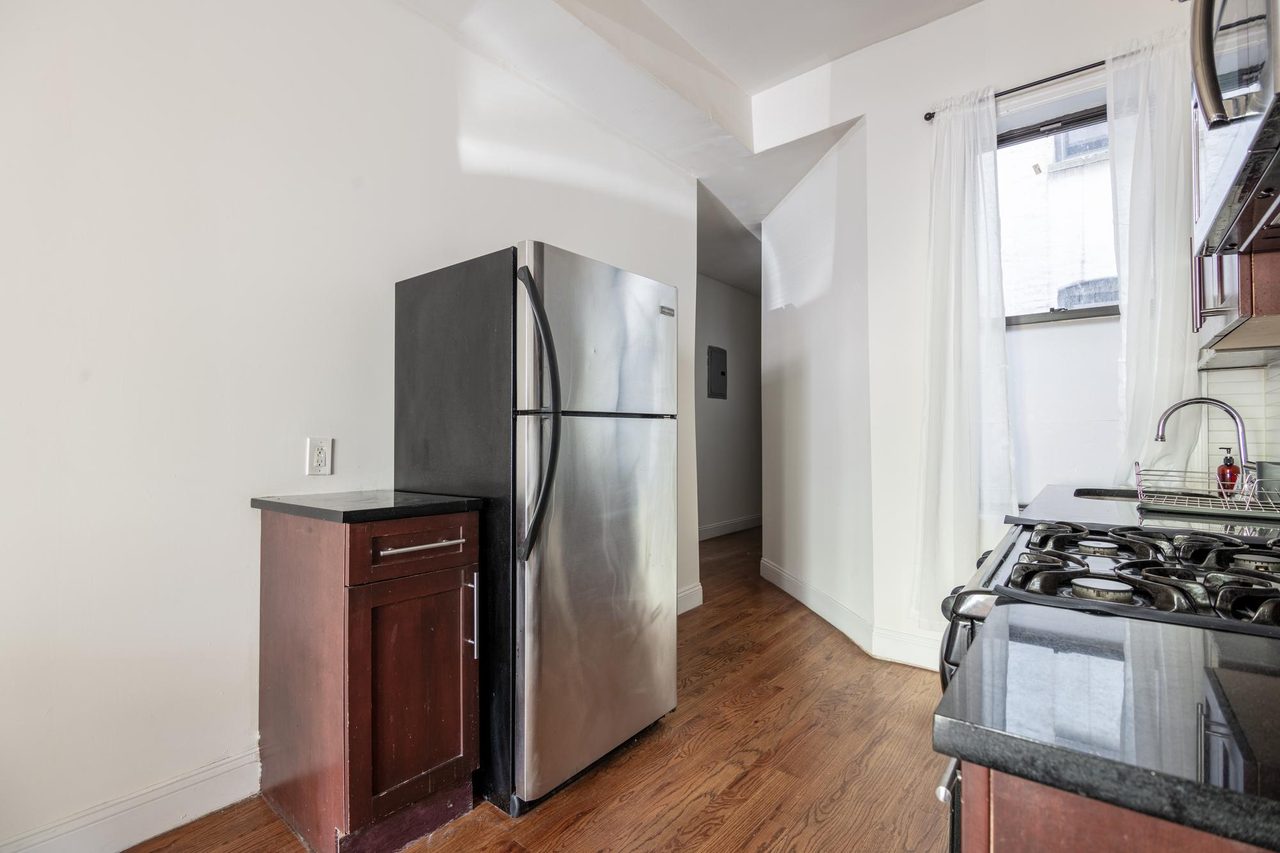  #1597: Crown Heights - Full Bedroom A  -  #1597: Crown Heights  - Gallery -  10