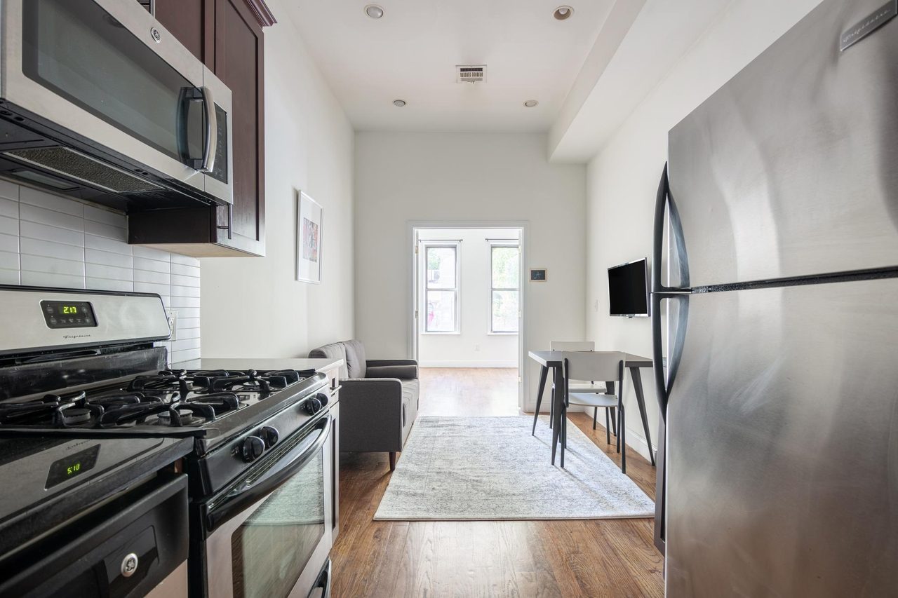  #1597: Crown Heights - Full Bedroom A  -  #1597: Crown Heights  - Gallery -  11