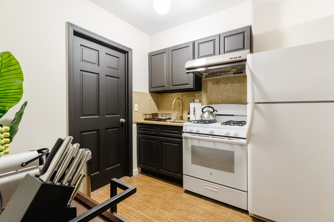 #268: Chinatown - Full Bedroom C - #268: Chinatown - Gallery - 4