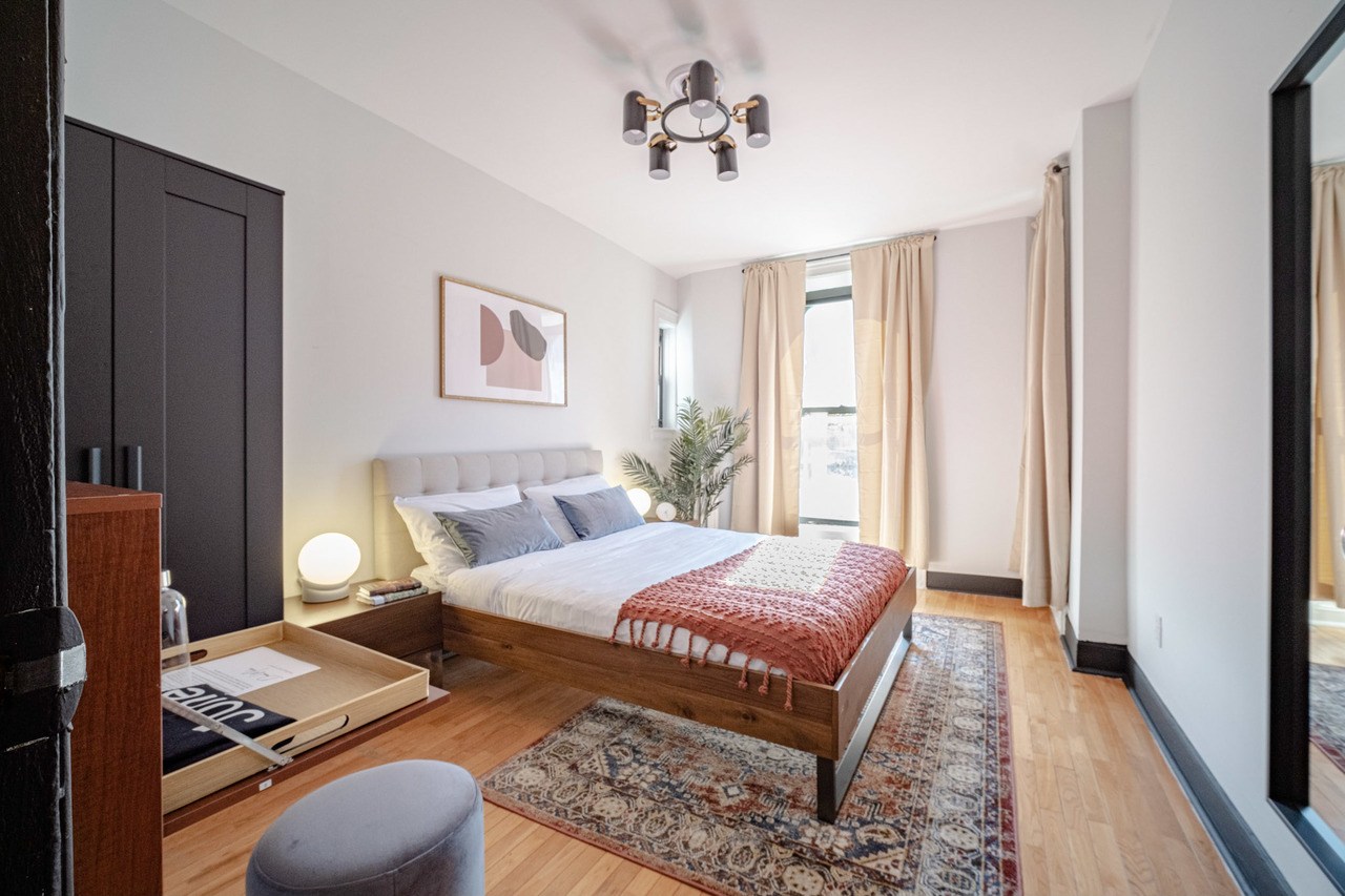  #261: Hamilton Heights - Queen Bedroom B  -  #261: Hamilton Heights  - Gallery -  2