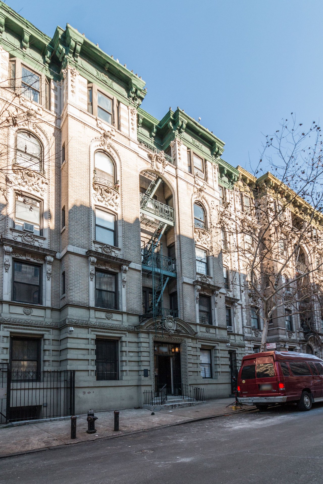 #261: Hamilton Heights - Queen Bedroom C - #261: Hamilton Heights - Gallery - 9