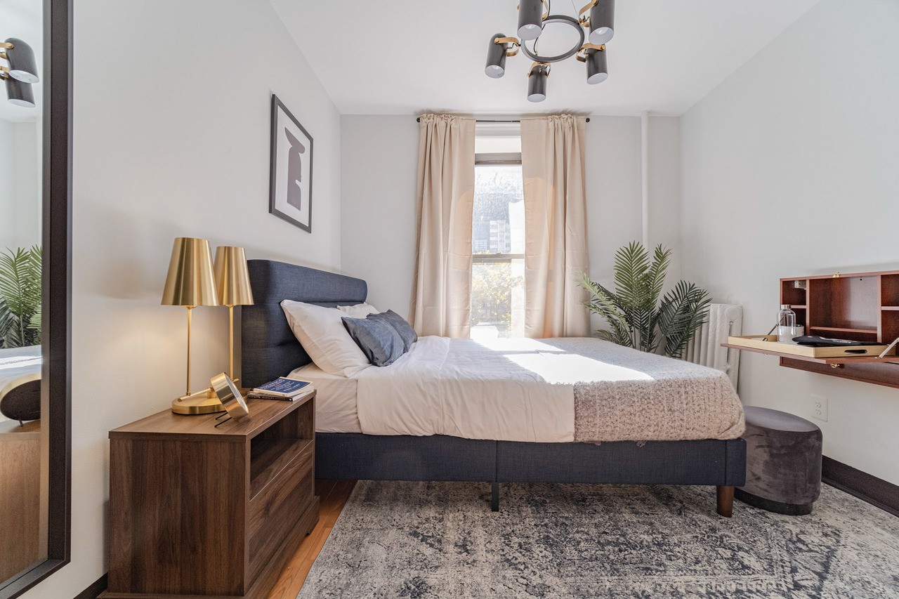  #261: Hamilton Heights - Queen Bedroom C  -  #261: Hamilton Heights  - Gallery -  10