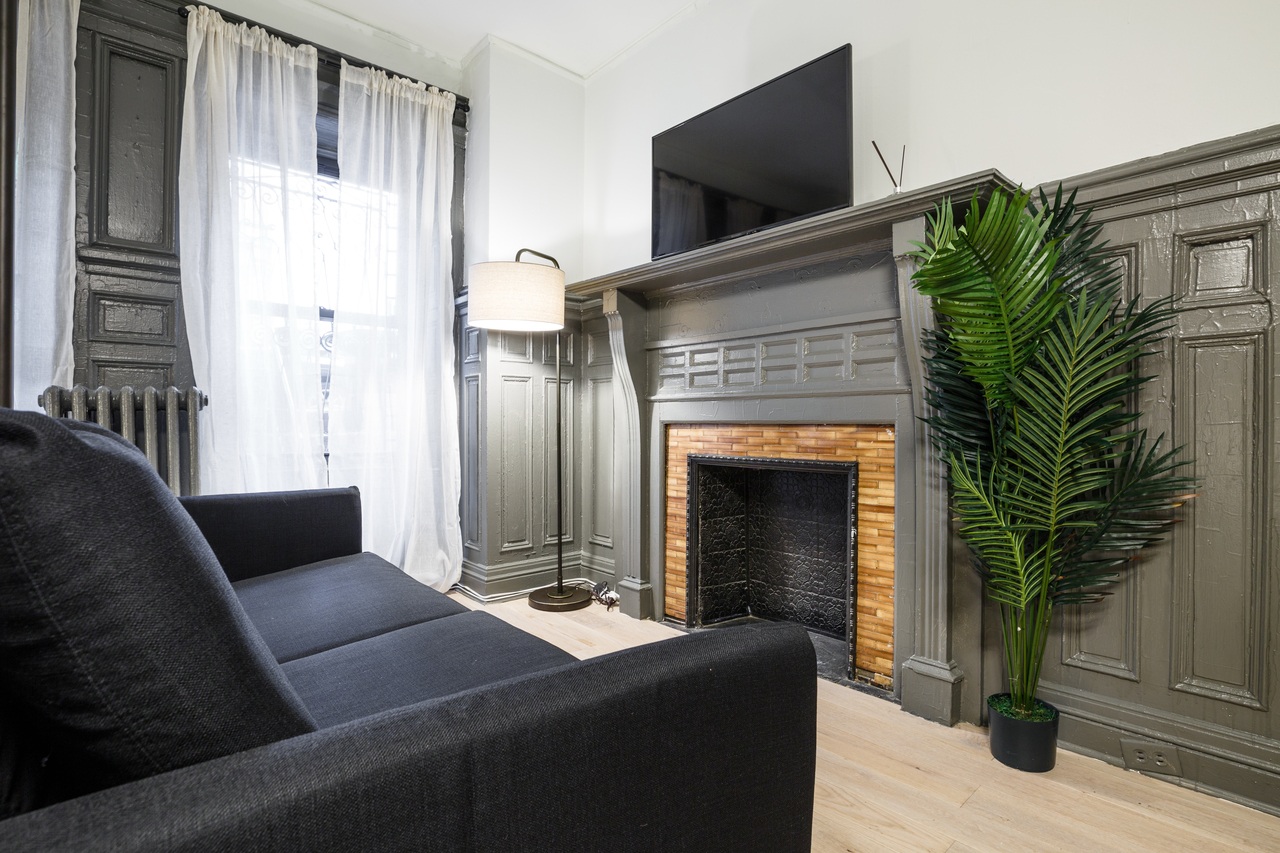  #227: Upper West Side - Studio (Queen)  -  #227: Upper West Side  - Gallery -  1