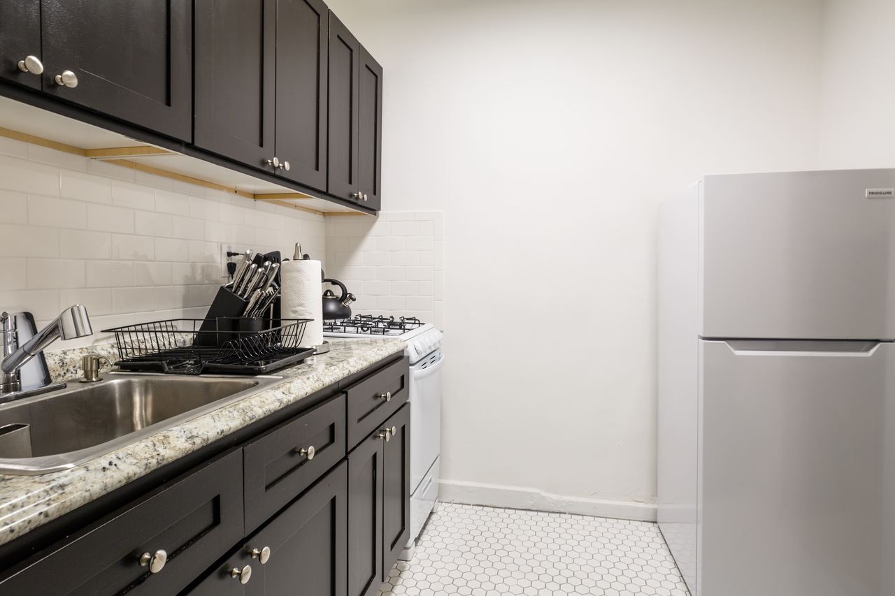  #227: Upper West Side - Studio (Queen)  -  #227: Upper West Side  - Gallery -  7