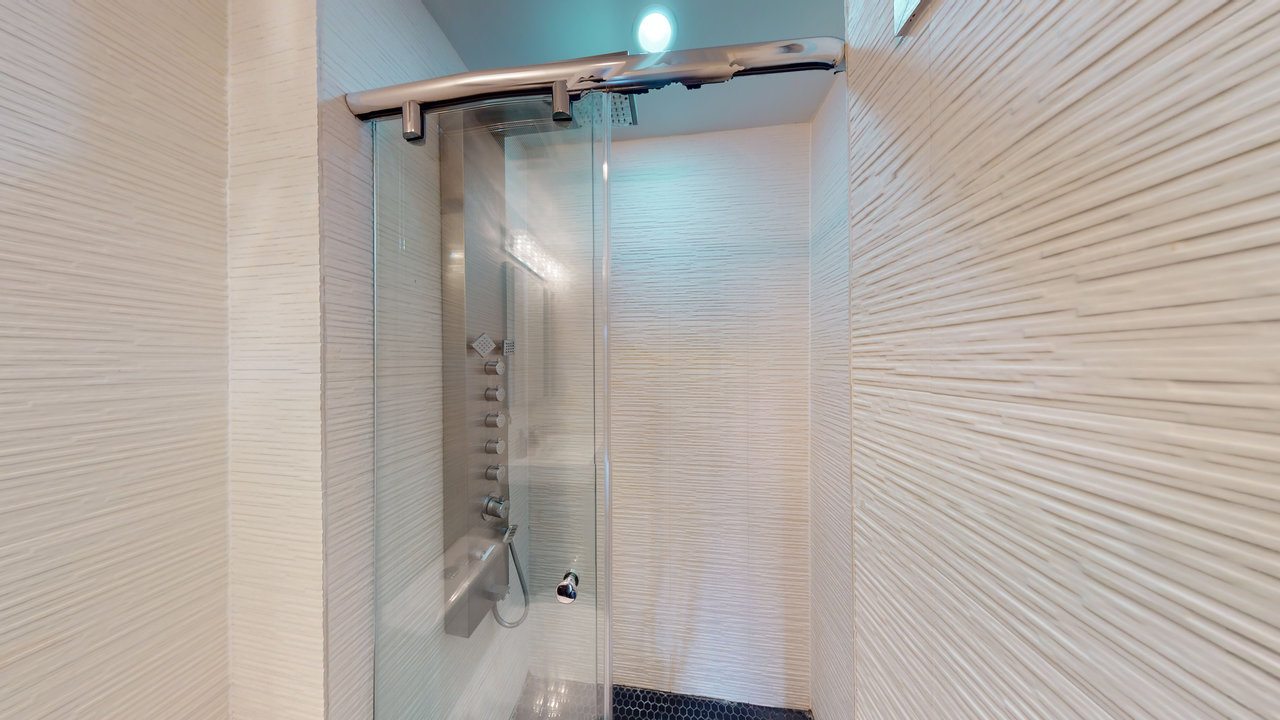 #573: East Village - Queen Bedroom A W/Private Bathroom - 6