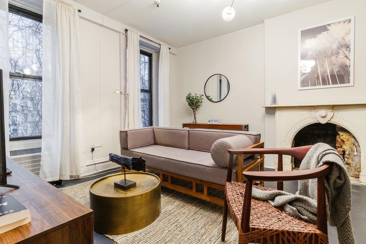  #332: Hell's Kitchen - 1 Bedroom (Full)  -  #332: Hell's Kitchen  - Gallery -  10