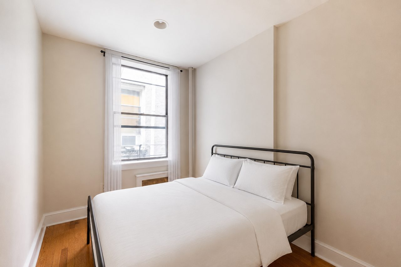 #1113: Gramercy - Full Bedroom B - 1