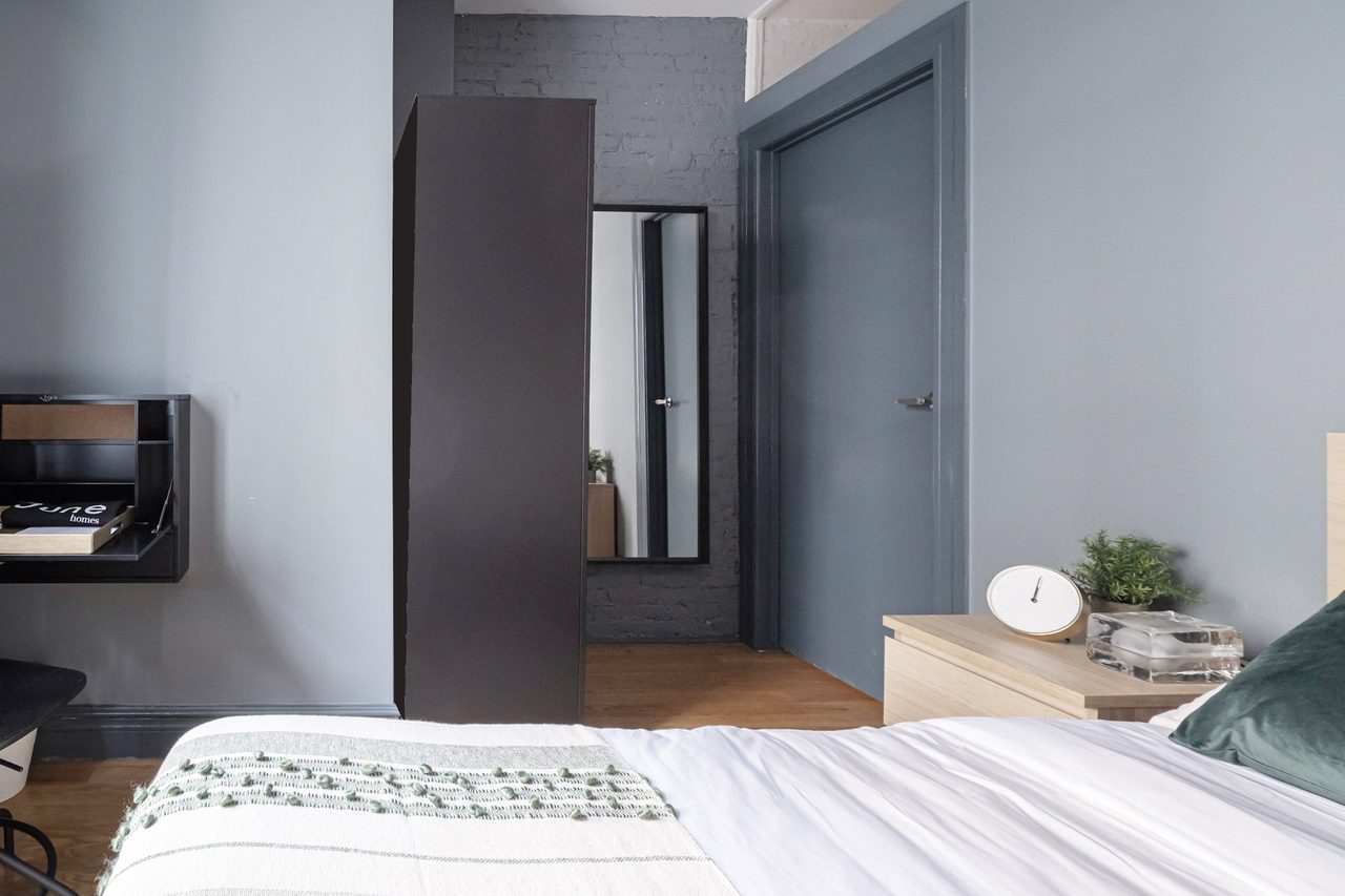 #260: Hamilton Heights - Queen Bedroom A - 7