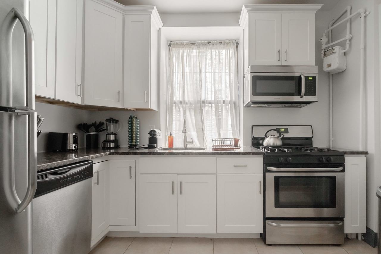 #260: Hamilton Heights - Queen Bedroom C - 5