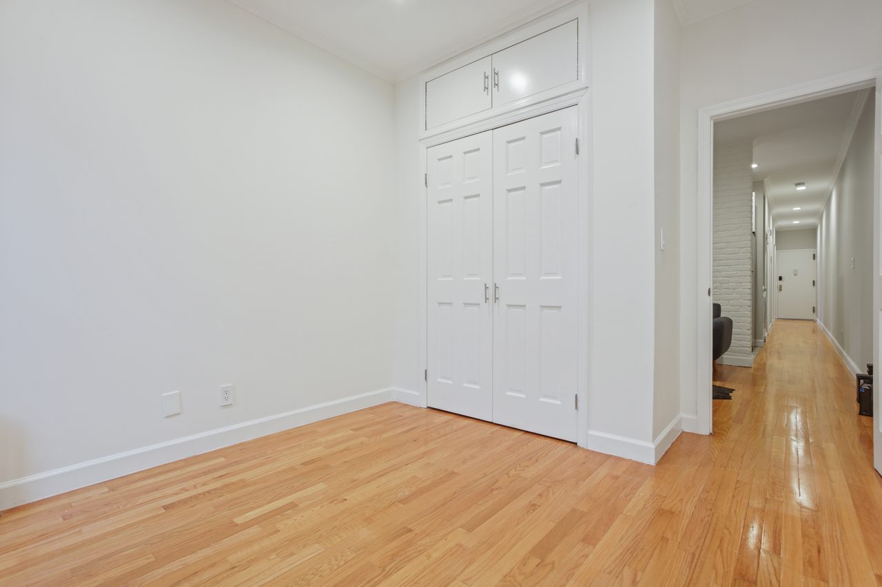 #797: Hamilton Heights - Queen Bedroom C - #797: Hamilton Heights - Gallery - 3