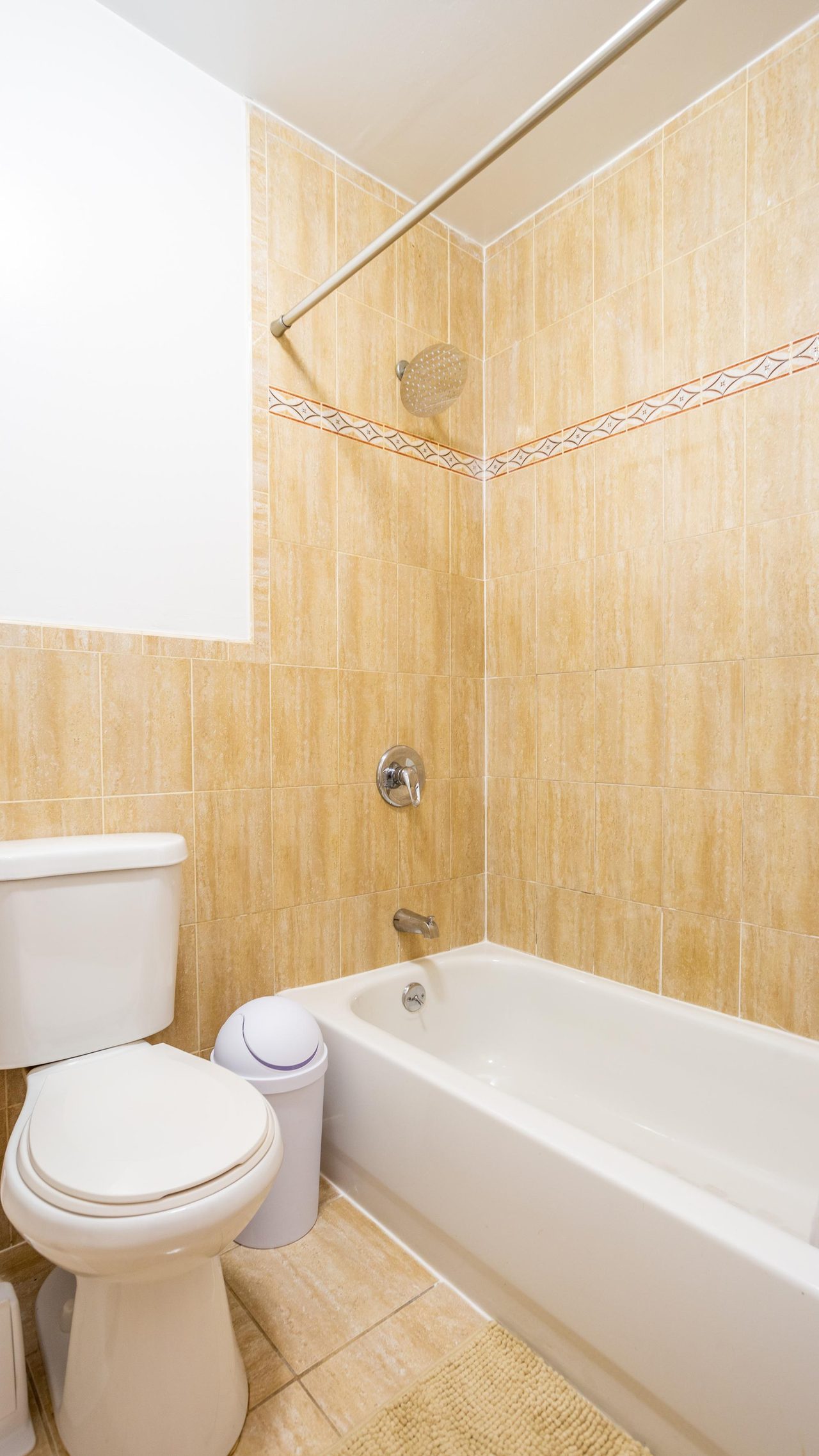  #1647: Flatbush - Queen Bedroom D W/ Private Bathroom  -  #1647: Flatbush  - Gallery -  9