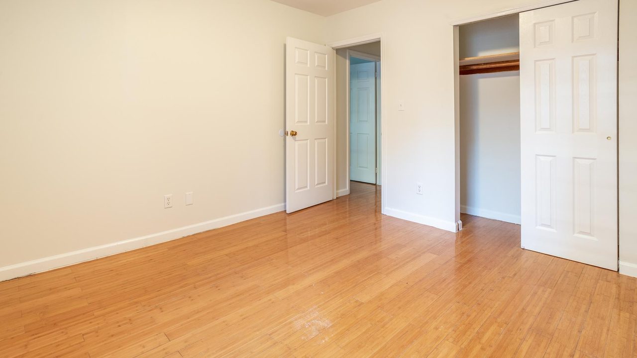  #1647: Flatbush - Queen Bedroom C  -  #1647: Flatbush  - Gallery -  4