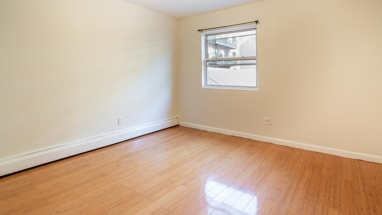  #1647: Flatbush - Queen Bedroom C  -  #1647: Flatbush  - Gallery -  3