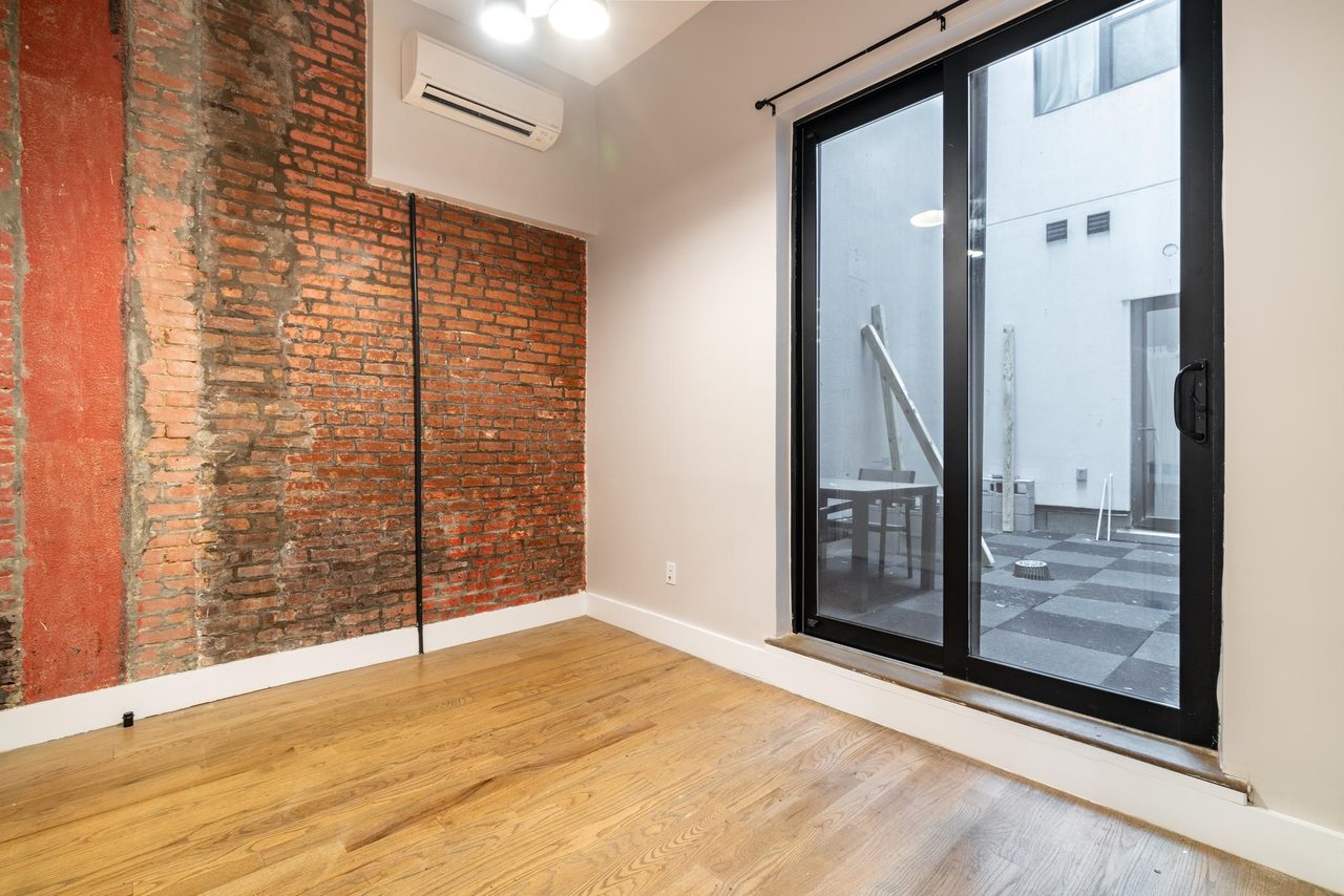 #1530: Williamsburg - Full Bedroom B W/Private Bathroom - 2