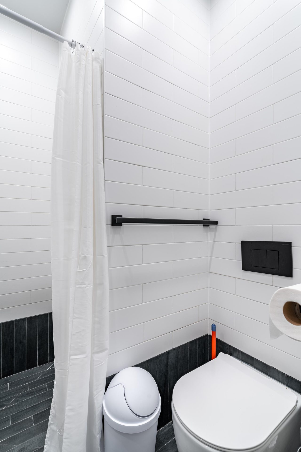#1530: Williamsburg - Full Bedroom B W/Private Bathroom - 5