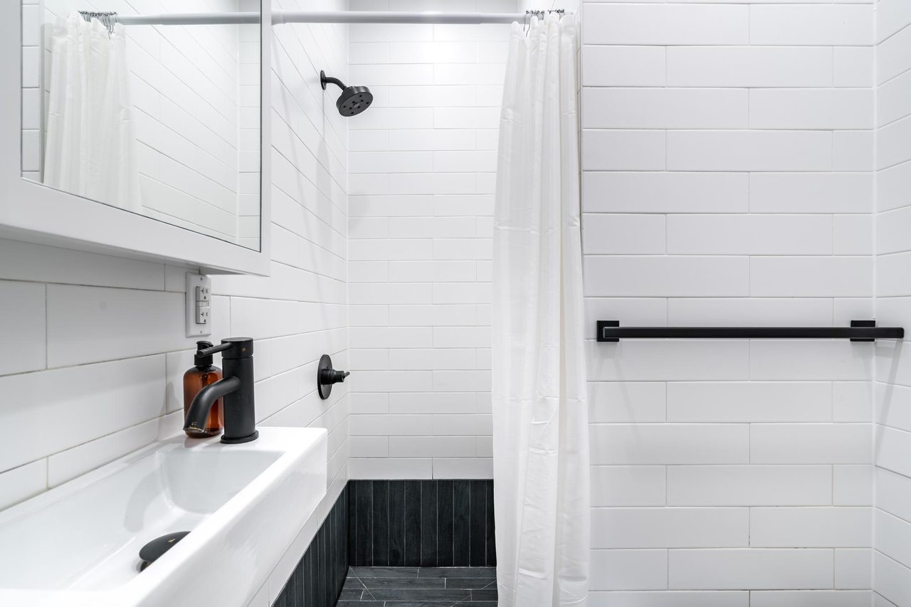 #1530: Williamsburg - Full Bedroom B W/Private Bathroom - 4