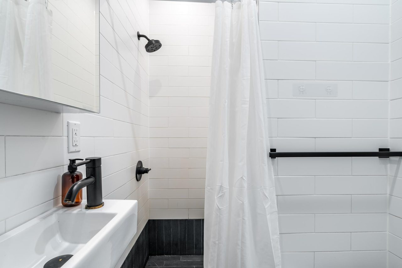 #1530: Williamsburg - Full Bedroom C W/Private Bathroom - 6