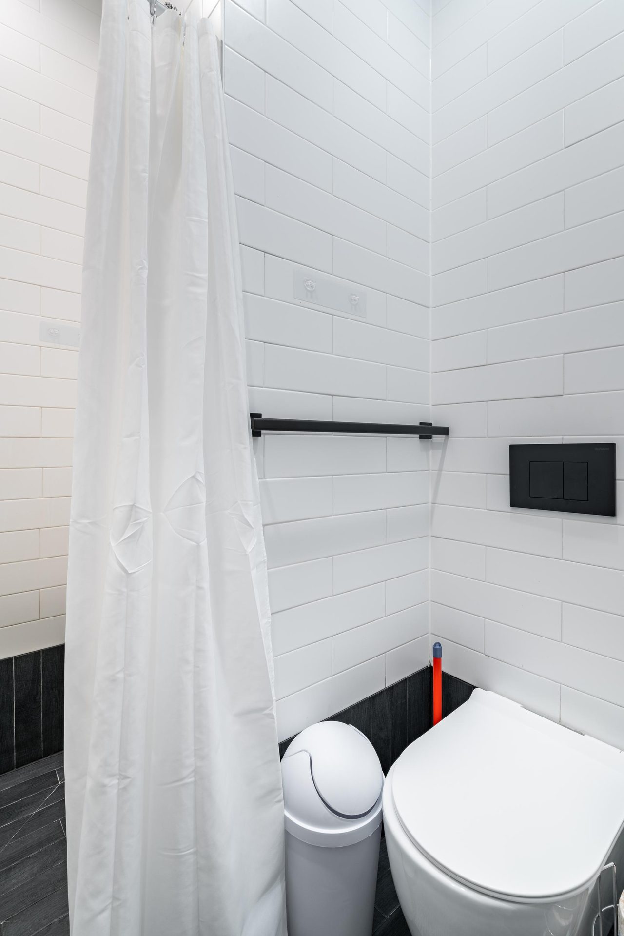 #1530: Williamsburg - Full Bedroom C W/Private Bathroom - 9