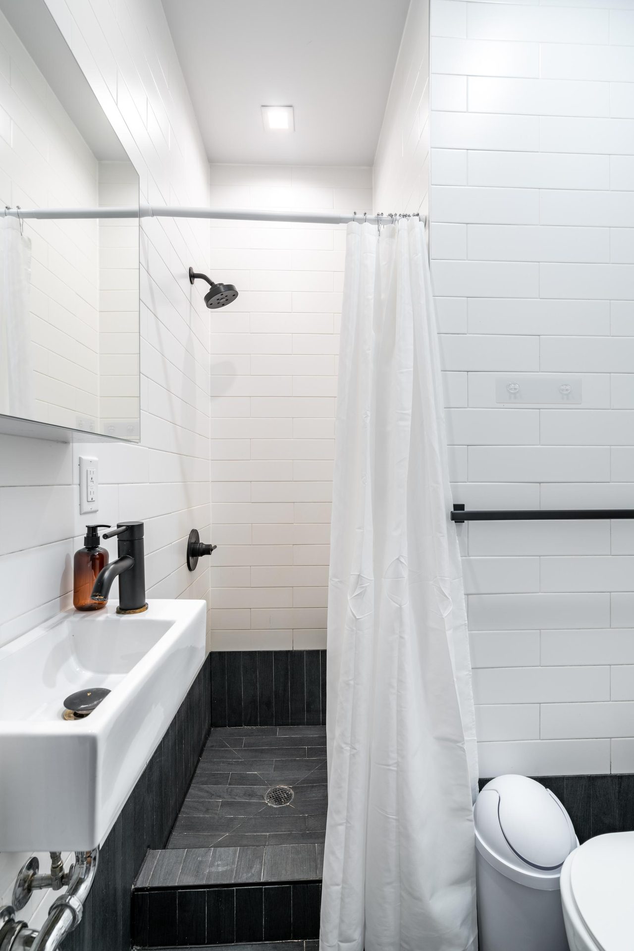 #1530: Williamsburg - Full Bedroom C W/Private Bathroom - 7