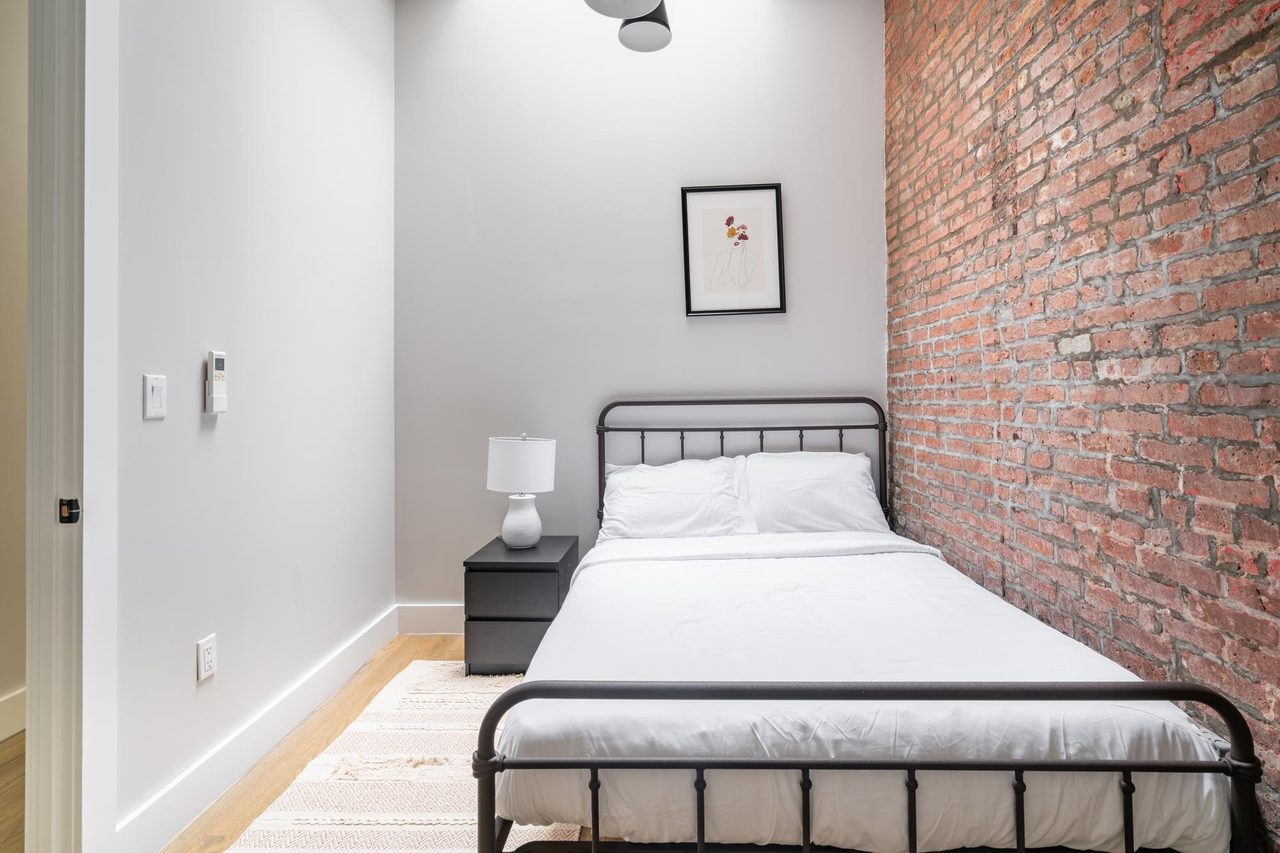 #1530: Williamsburg - Full Bedroom C W/Private Bathroom - 4