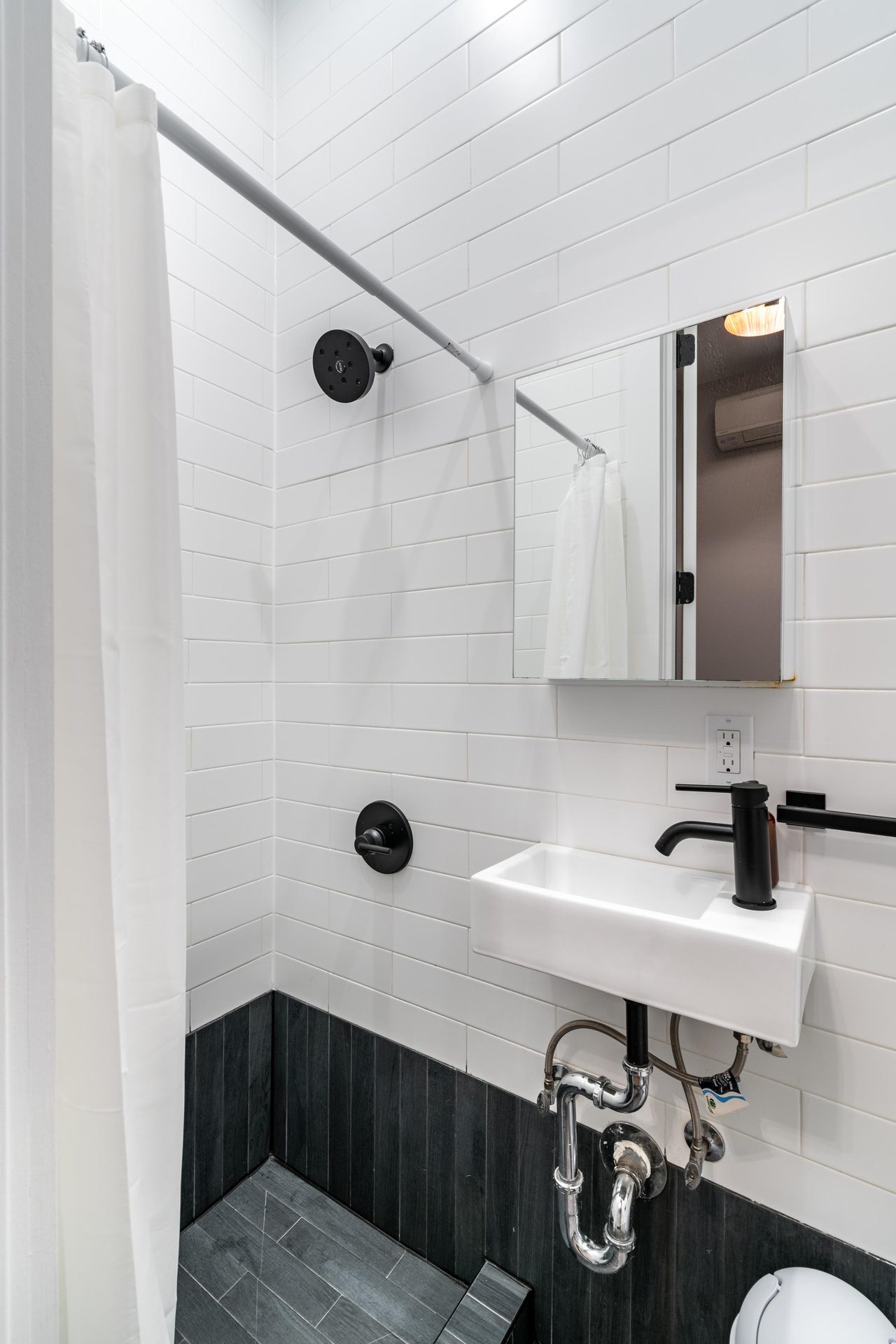 #1530: Williamsburg - Twin Bedroom A W/Private Bathroom - 5