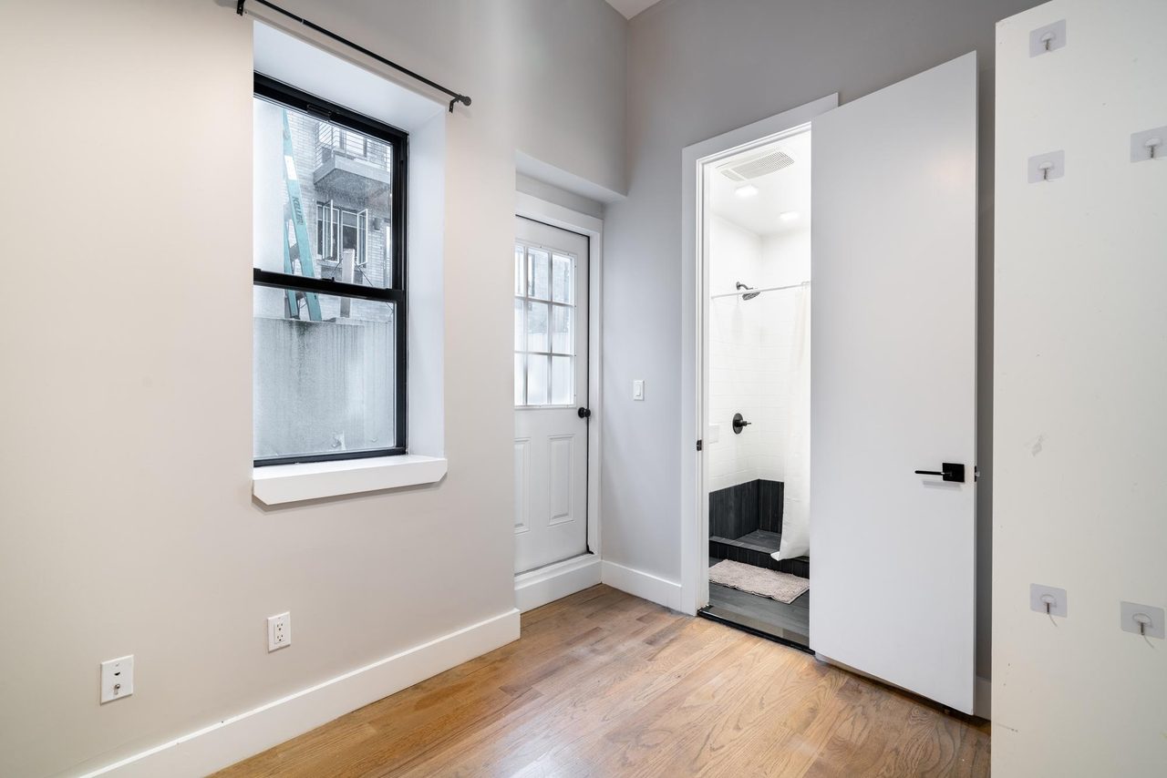 #1530: Williamsburg - Full Bedroom D W/Private Bathroom - 3