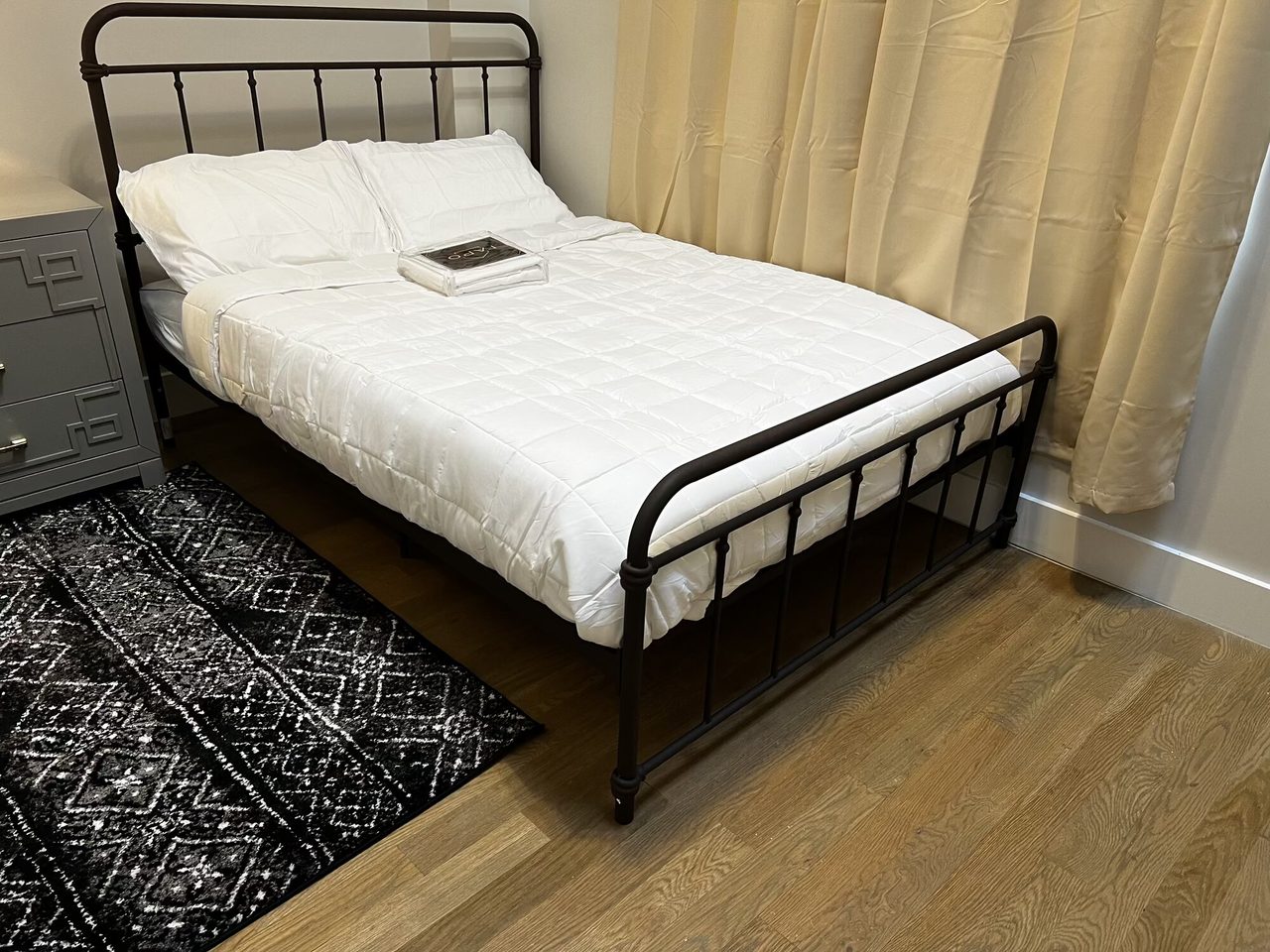 #1530: Williamsburg - Full Bedroom F W/Private Bathroom - 2