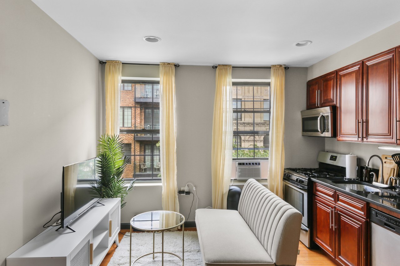  #562: East Village - Full Bedroom C  -  #562: East Village  - Gallery -  18