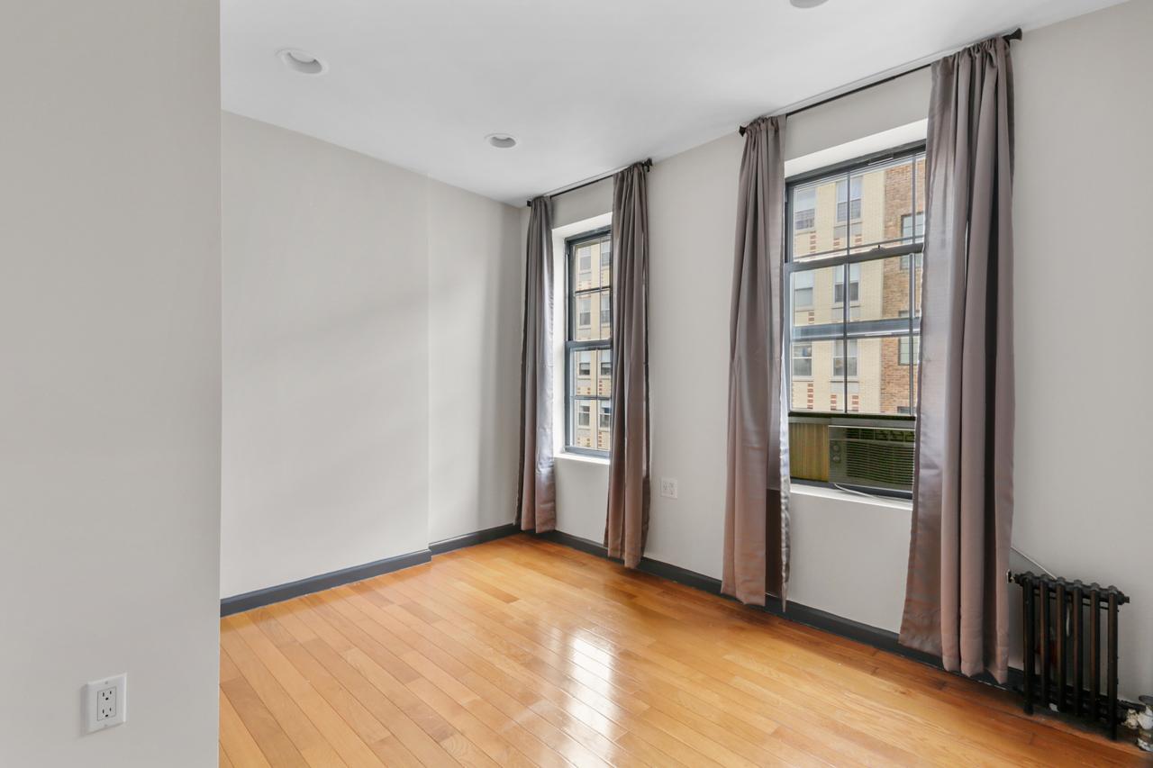 #562: East Village - Full Bedroom C - #562: East Village - Gallery - 10