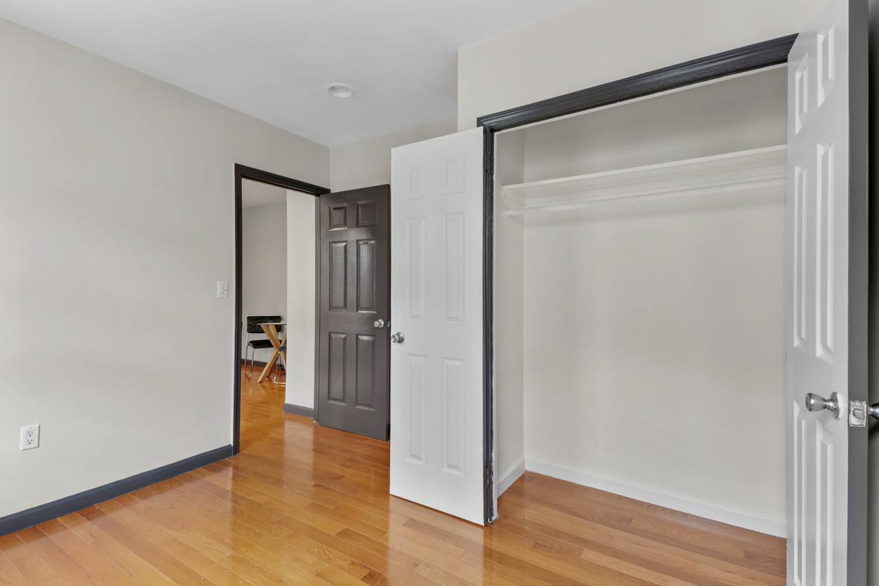 #562: East Village - Full Bedroom C - #562: East Village - Gallery - 14